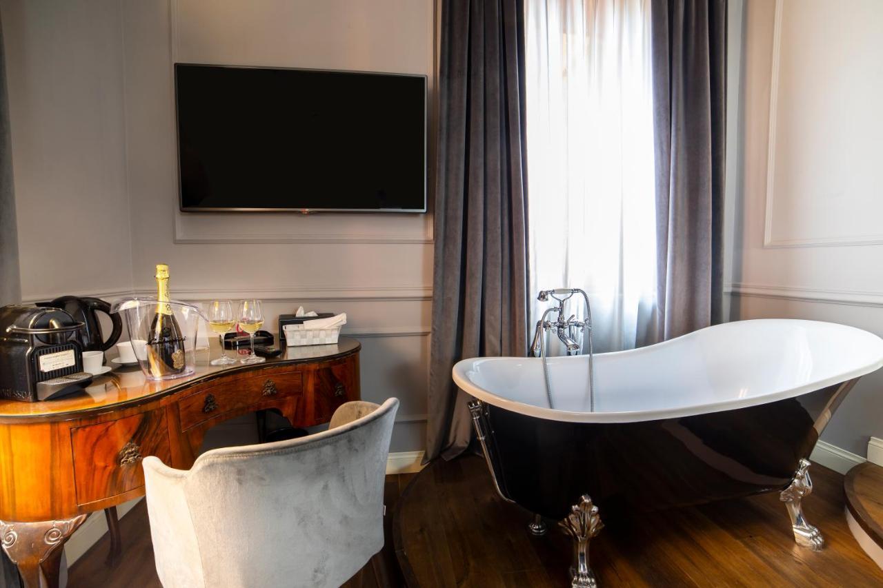 Relais San Lorenzo In Lucina Рим Екстериор снимка
