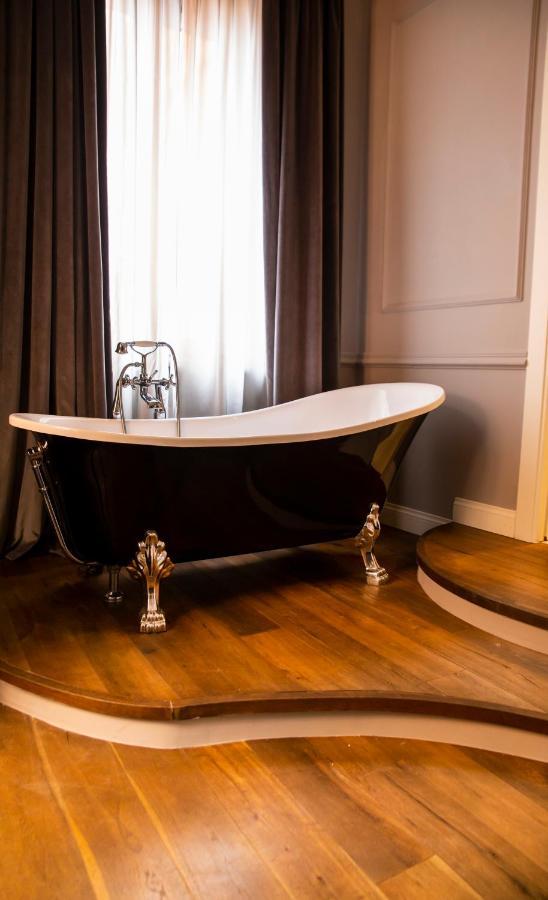Relais San Lorenzo In Lucina Рим Екстериор снимка